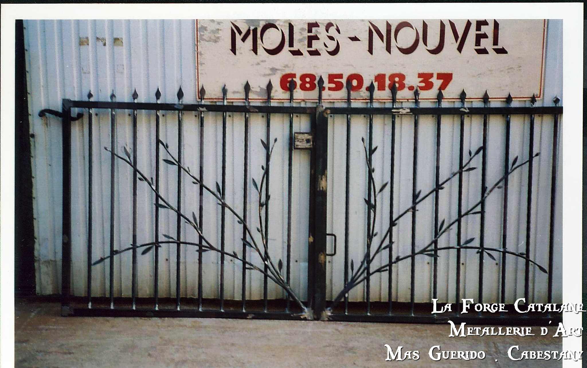 portail barreaudage droit rameaux olivier vegetal forge catalane.jpg